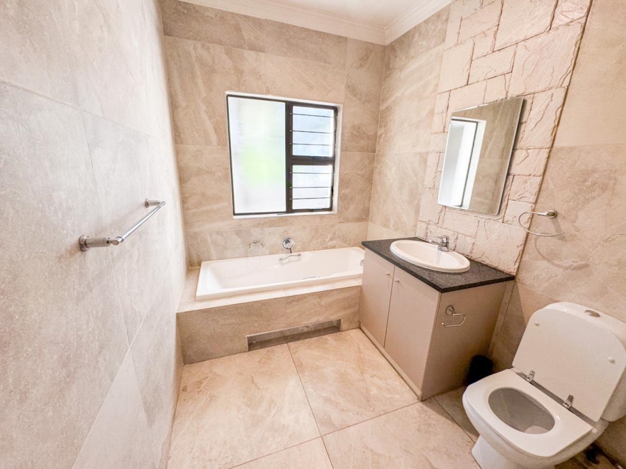 To Let 5 Bedroom Property for Rent in Dainfern Golf Estate Gauteng