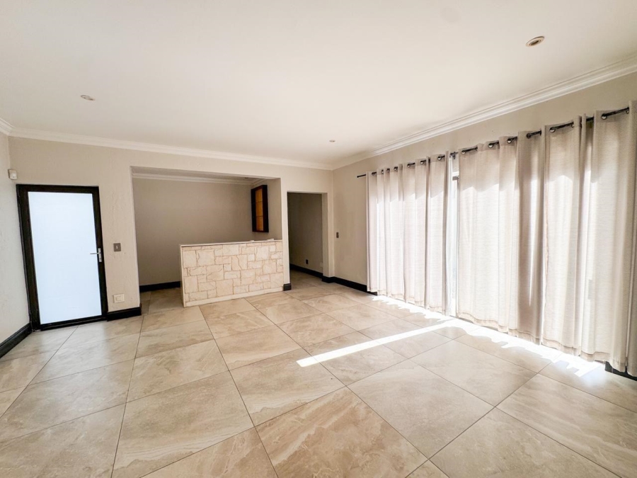 To Let 5 Bedroom Property for Rent in Dainfern Golf Estate Gauteng