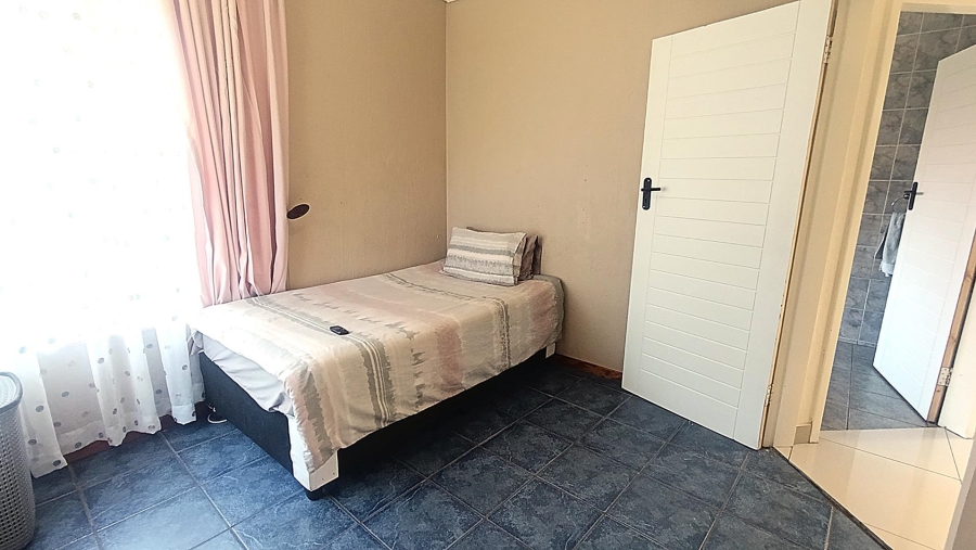 3 Bedroom Property for Sale in Noordwyk Gauteng
