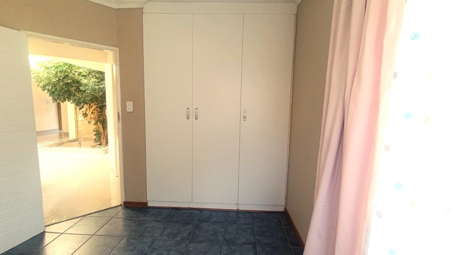 3 Bedroom Property for Sale in Noordwyk Gauteng