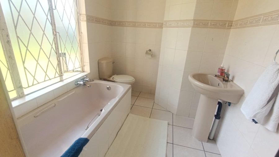 3 Bedroom Property for Sale in Noordwyk Gauteng