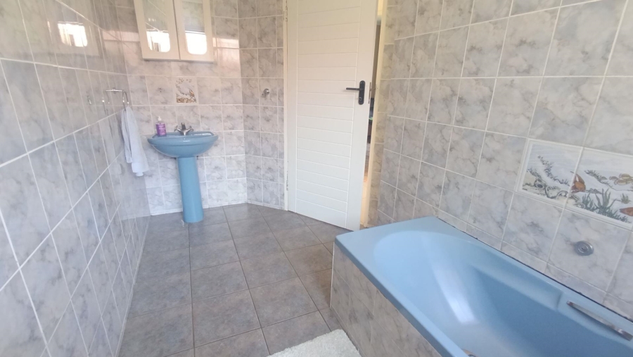 3 Bedroom Property for Sale in Noordwyk Gauteng