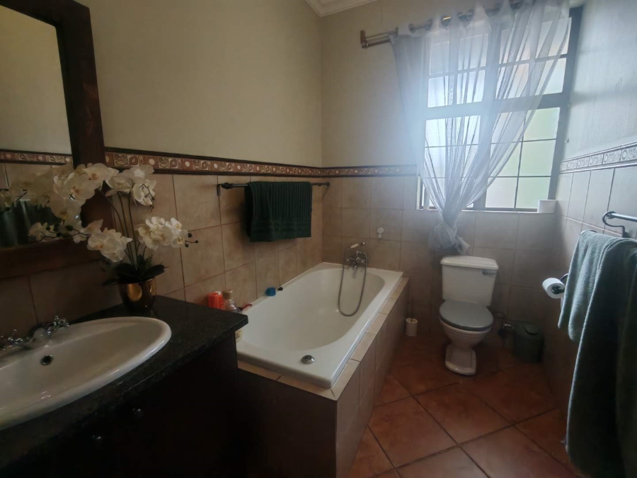 4 Bedroom Property for Sale in Zwartkop Golf Estate Gauteng