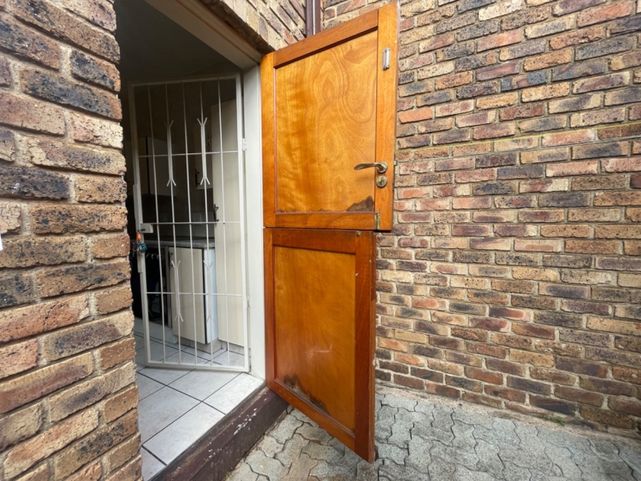 3 Bedroom Property for Sale in Edleen Gauteng
