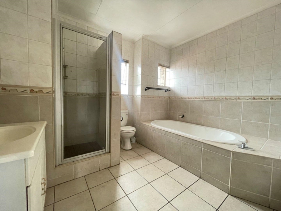 3 Bedroom Property for Sale in Edleen Gauteng