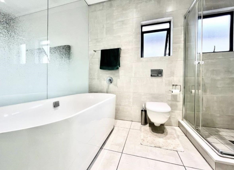 To Let 2 Bedroom Property for Rent in Waterfall Gauteng