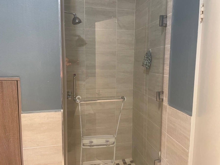 To Let 2 Bedroom Property for Rent in Atholl Gauteng