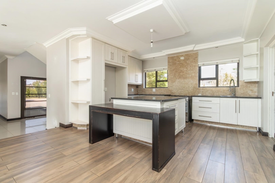 4 Bedroom Property for Sale in Knoppieslaagte Gauteng