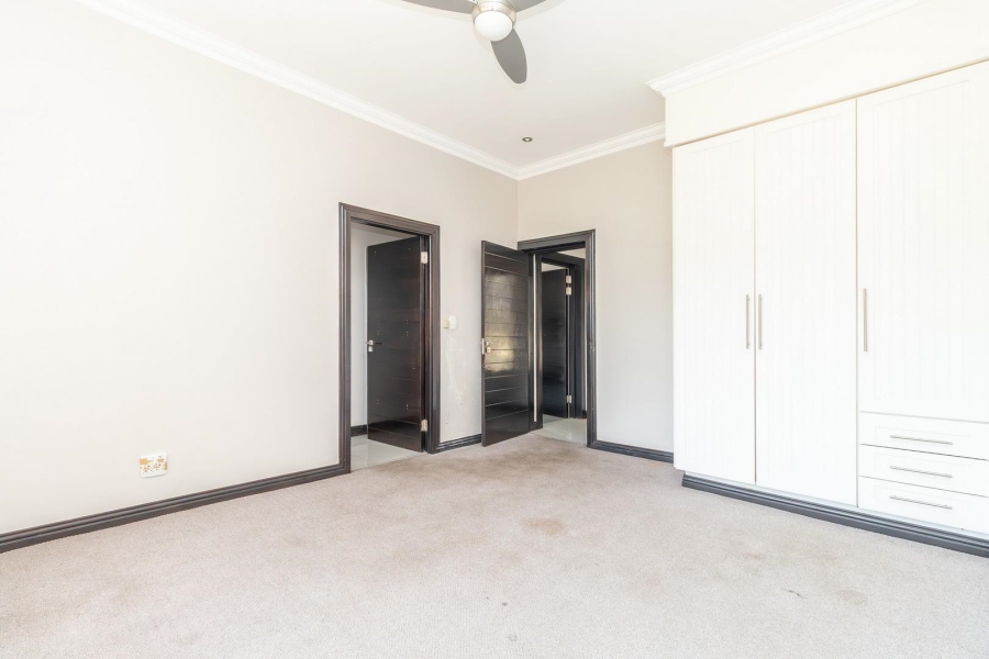 4 Bedroom Property for Sale in Knoppieslaagte Gauteng