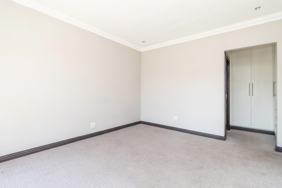 4 Bedroom Property for Sale in Knoppieslaagte Gauteng