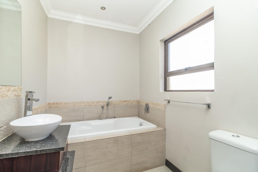 4 Bedroom Property for Sale in Knoppieslaagte Gauteng