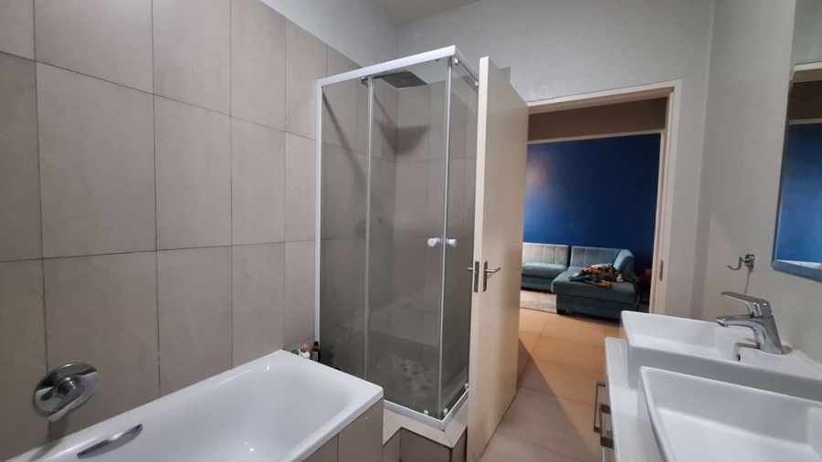 To Let 2 Bedroom Property for Rent in North Riding Gauteng