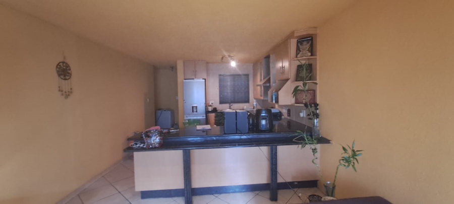 2 Bedroom Property for Sale in Mulbarton Gauteng