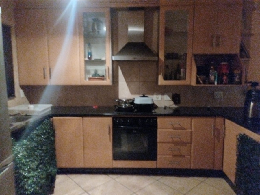 2 Bedroom Property for Sale in Mulbarton Gauteng