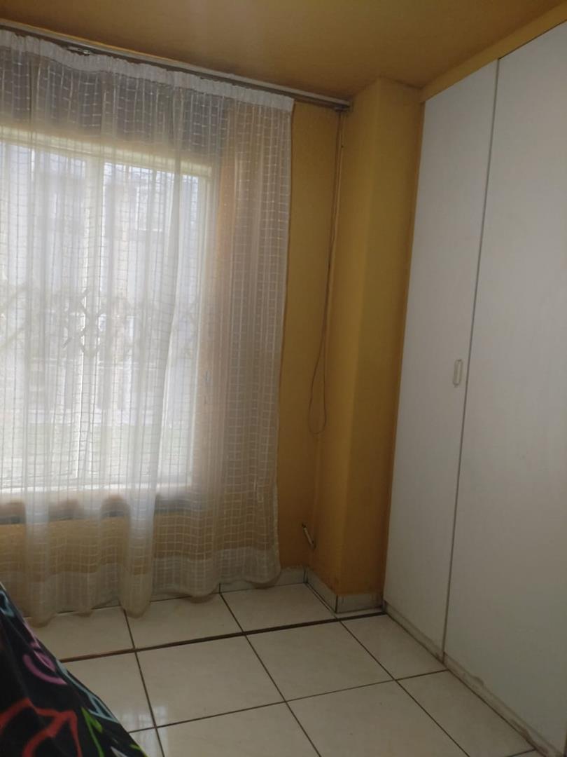 2 Bedroom Property for Sale in Mulbarton Gauteng