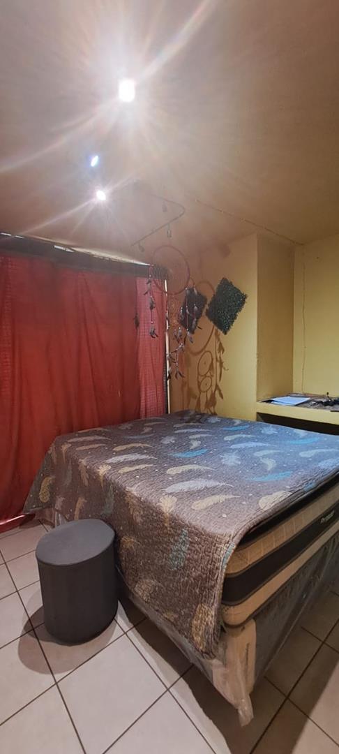 2 Bedroom Property for Sale in Mulbarton Gauteng