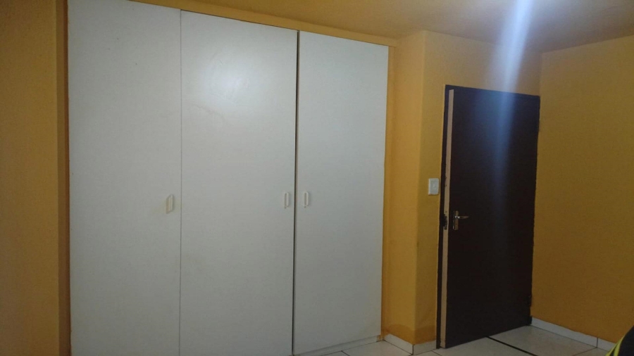 2 Bedroom Property for Sale in Mulbarton Gauteng