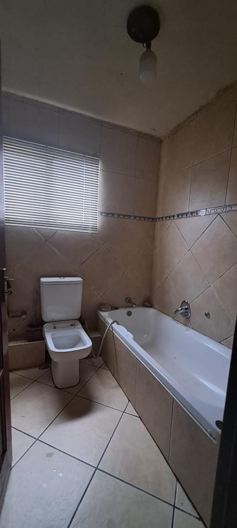 2 Bedroom Property for Sale in Mulbarton Gauteng