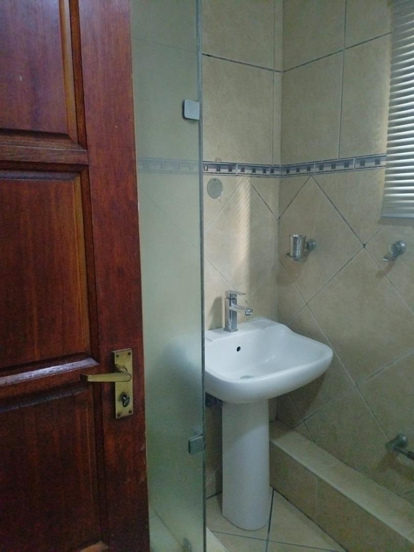 2 Bedroom Property for Sale in Mulbarton Gauteng