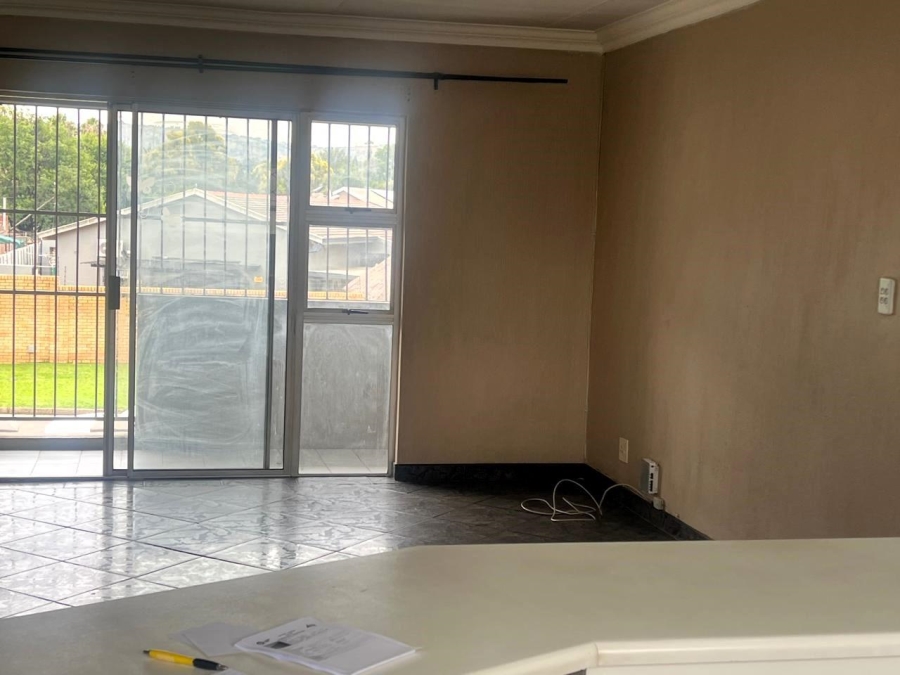 2 Bedroom Property for Sale in Raceview Gauteng