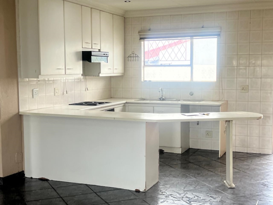 2 Bedroom Property for Sale in Raceview Gauteng