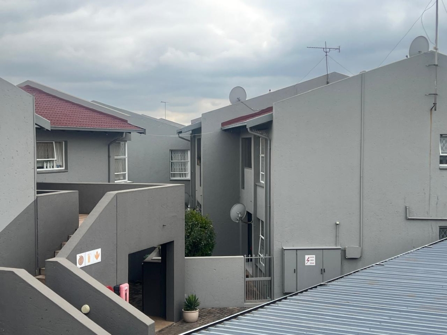 2 Bedroom Property for Sale in Raceview Gauteng