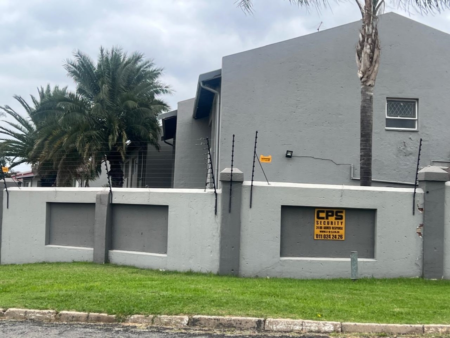 2 Bedroom Property for Sale in Raceview Gauteng