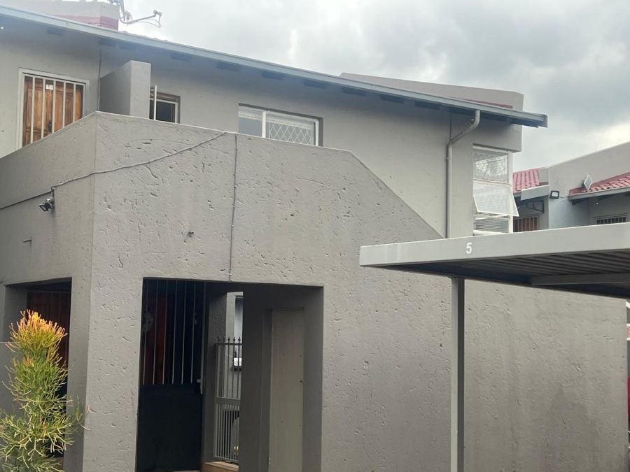 2 Bedroom Property for Sale in Raceview Gauteng