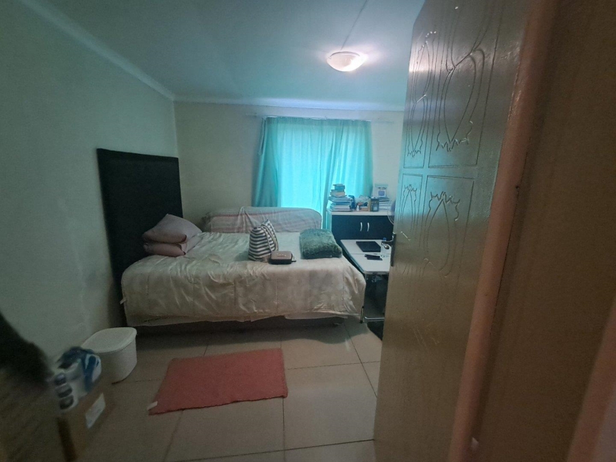 10 Bedroom Property for Sale in Olievenhoutbosch Gauteng