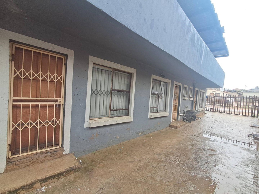 10 Bedroom Property for Sale in Olievenhoutbosch Gauteng