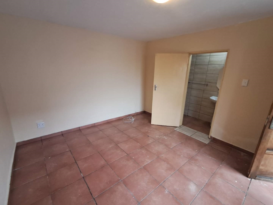 10 Bedroom Property for Sale in Olievenhoutbosch Gauteng