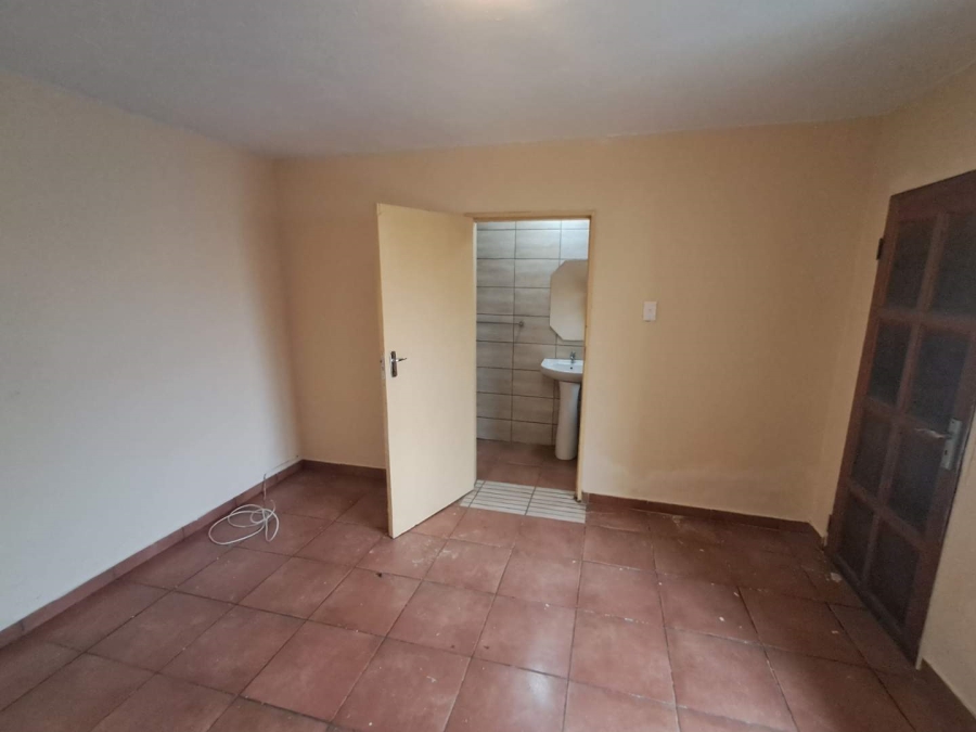 10 Bedroom Property for Sale in Olievenhoutbosch Gauteng