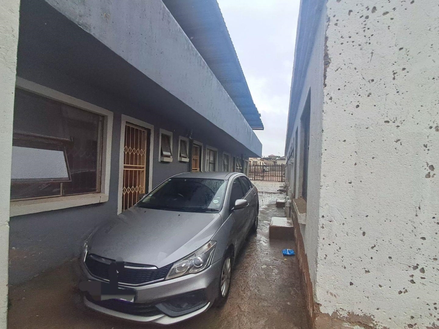 10 Bedroom Property for Sale in Olievenhoutbosch Gauteng