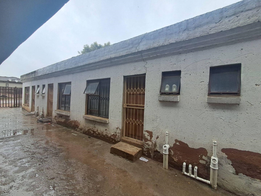 10 Bedroom Property for Sale in Olievenhoutbosch Gauteng