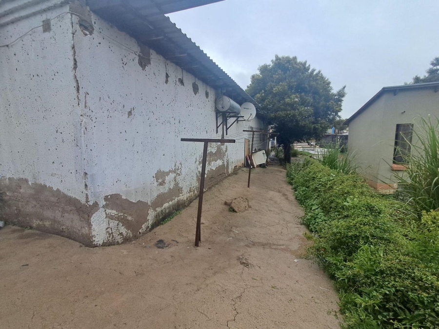 10 Bedroom Property for Sale in Olievenhoutbosch Gauteng