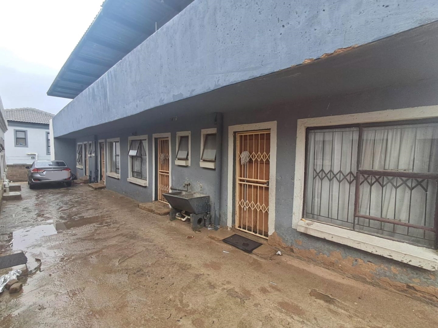 10 Bedroom Property for Sale in Olievenhoutbosch Gauteng