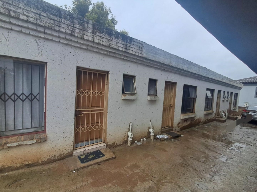 10 Bedroom Property for Sale in Olievenhoutbosch Gauteng