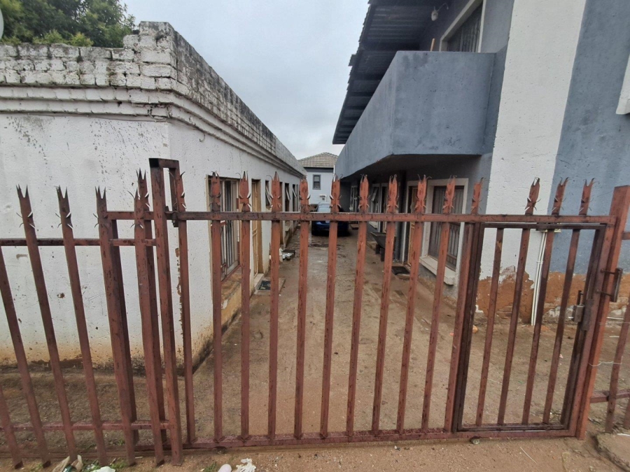 10 Bedroom Property for Sale in Olievenhoutbosch Gauteng