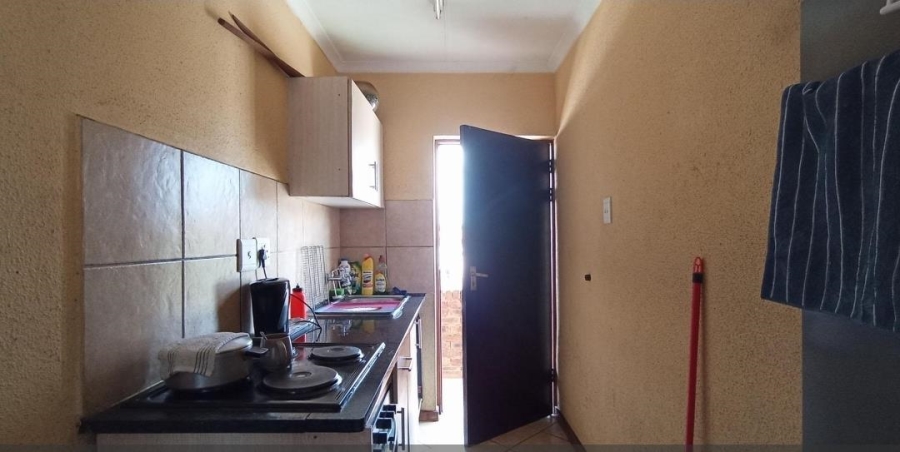 2 Bedroom Property for Sale in Olievenhoutbosch Gauteng