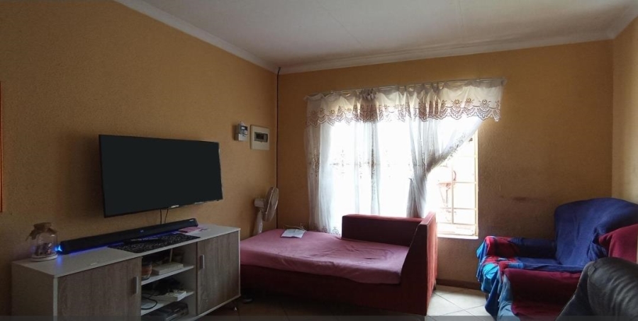 2 Bedroom Property for Sale in Olievenhoutbosch Gauteng