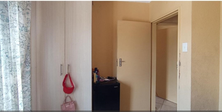2 Bedroom Property for Sale in Olievenhoutbosch Gauteng