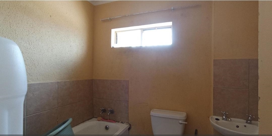2 Bedroom Property for Sale in Olievenhoutbosch Gauteng