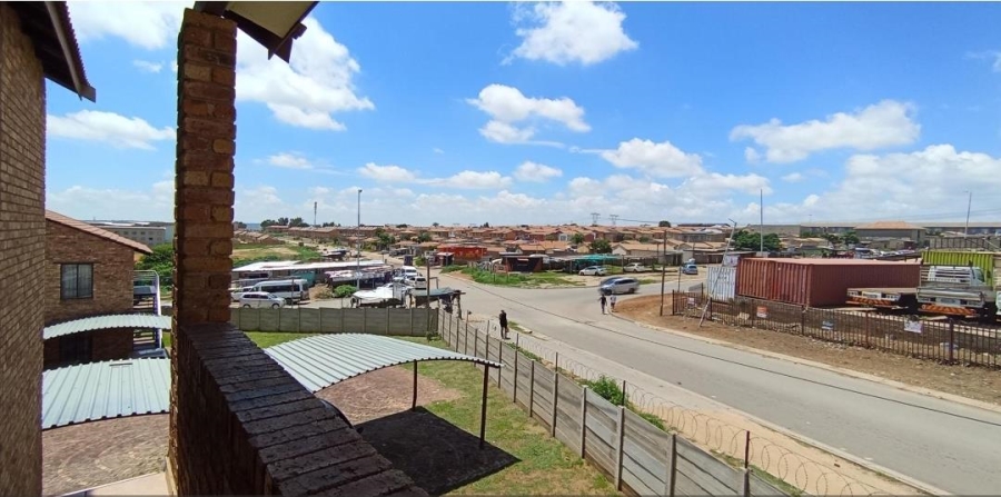 2 Bedroom Property for Sale in Olievenhoutbosch Gauteng