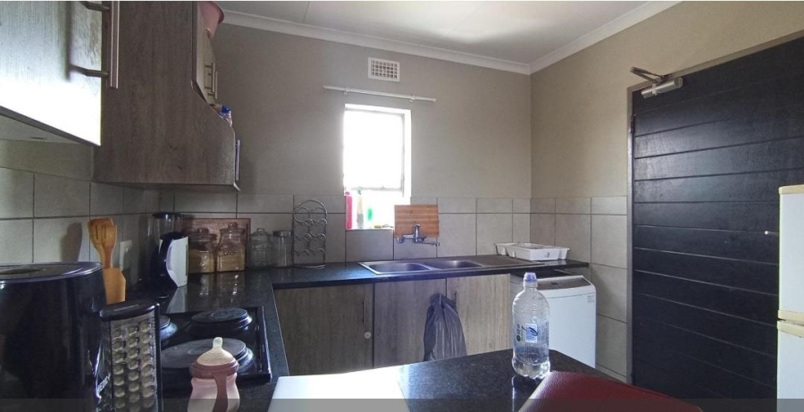 2 Bedroom Property for Sale in Heuweloord Gauteng