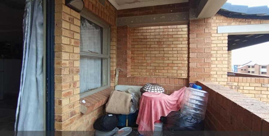 2 Bedroom Property for Sale in Heuweloord Gauteng