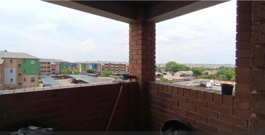 2 Bedroom Property for Sale in Heuweloord Gauteng