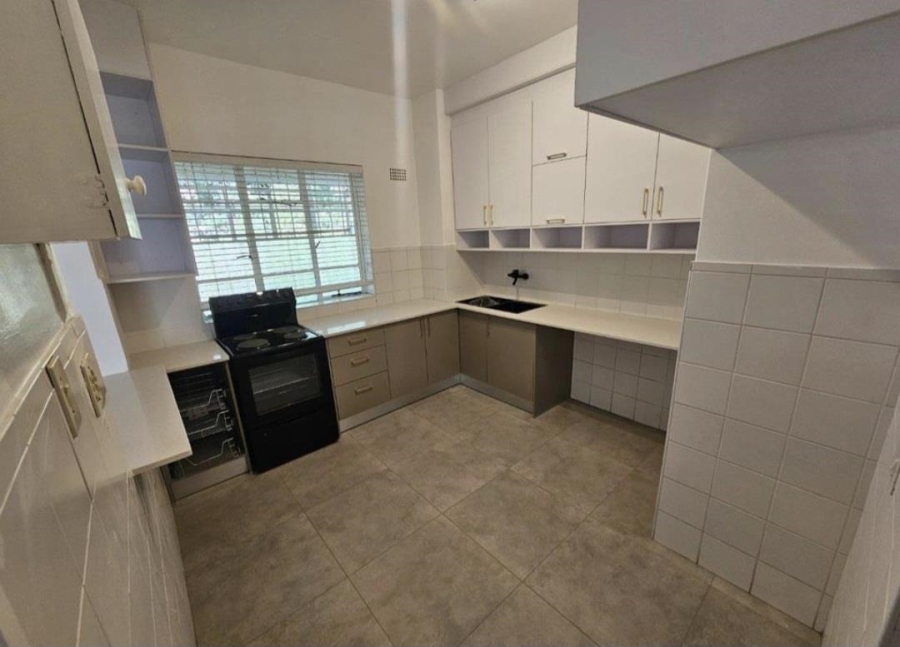 To Let 2 Bedroom Property for Rent in Illovo Gauteng