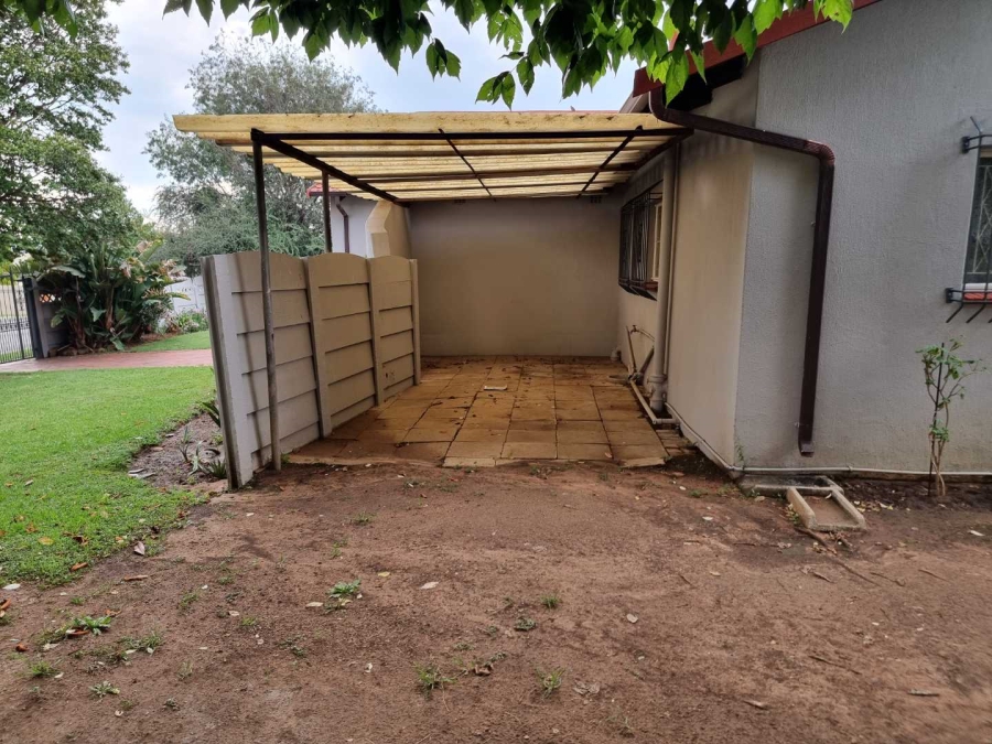 4 Bedroom Property for Sale in Verwoerdpark Gauteng