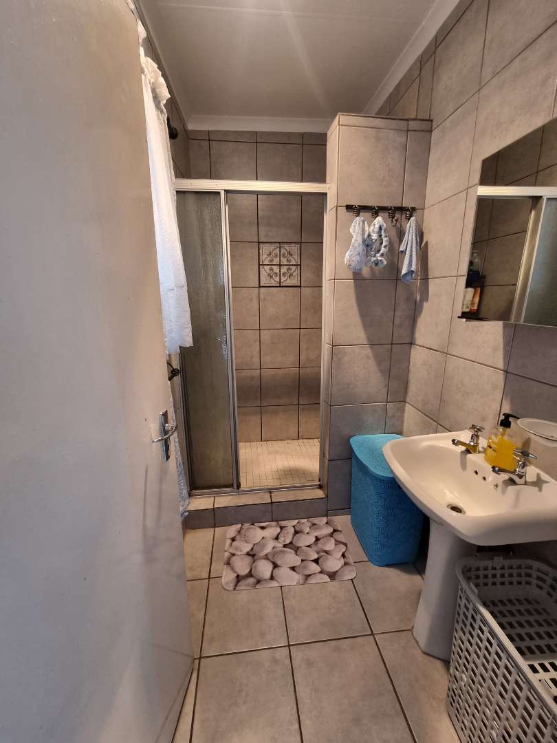 4 Bedroom Property for Sale in Verwoerdpark Gauteng