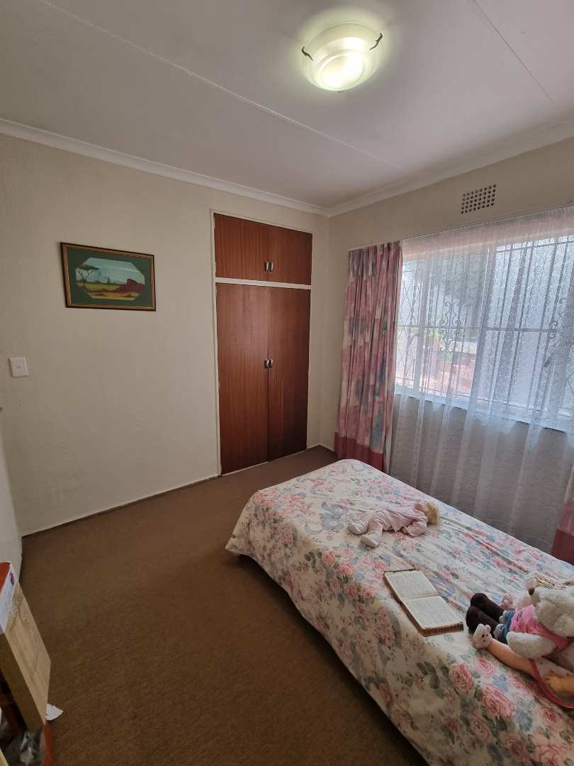 4 Bedroom Property for Sale in Verwoerdpark Gauteng